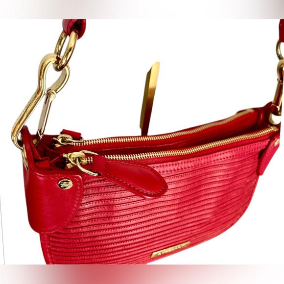 BURBERRY Red Leather Made in Italy Shoulder Bag Mint Condition - Picture 3 of 16